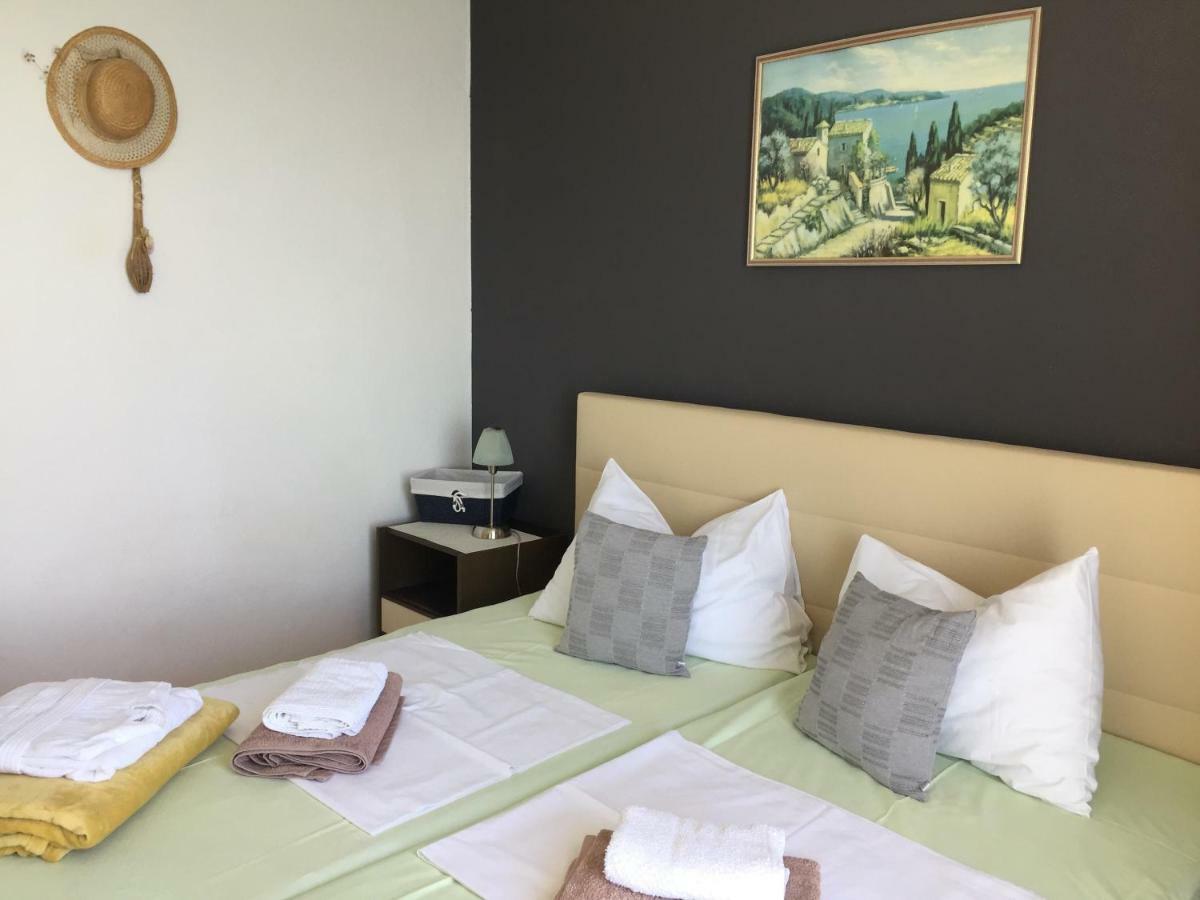 Rooms Pere S Mora Mimice Εξωτερικό φωτογραφία
